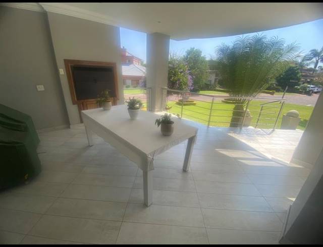 3 BEDROOM HOUSE FOR SALE IN CLUBVILLE
